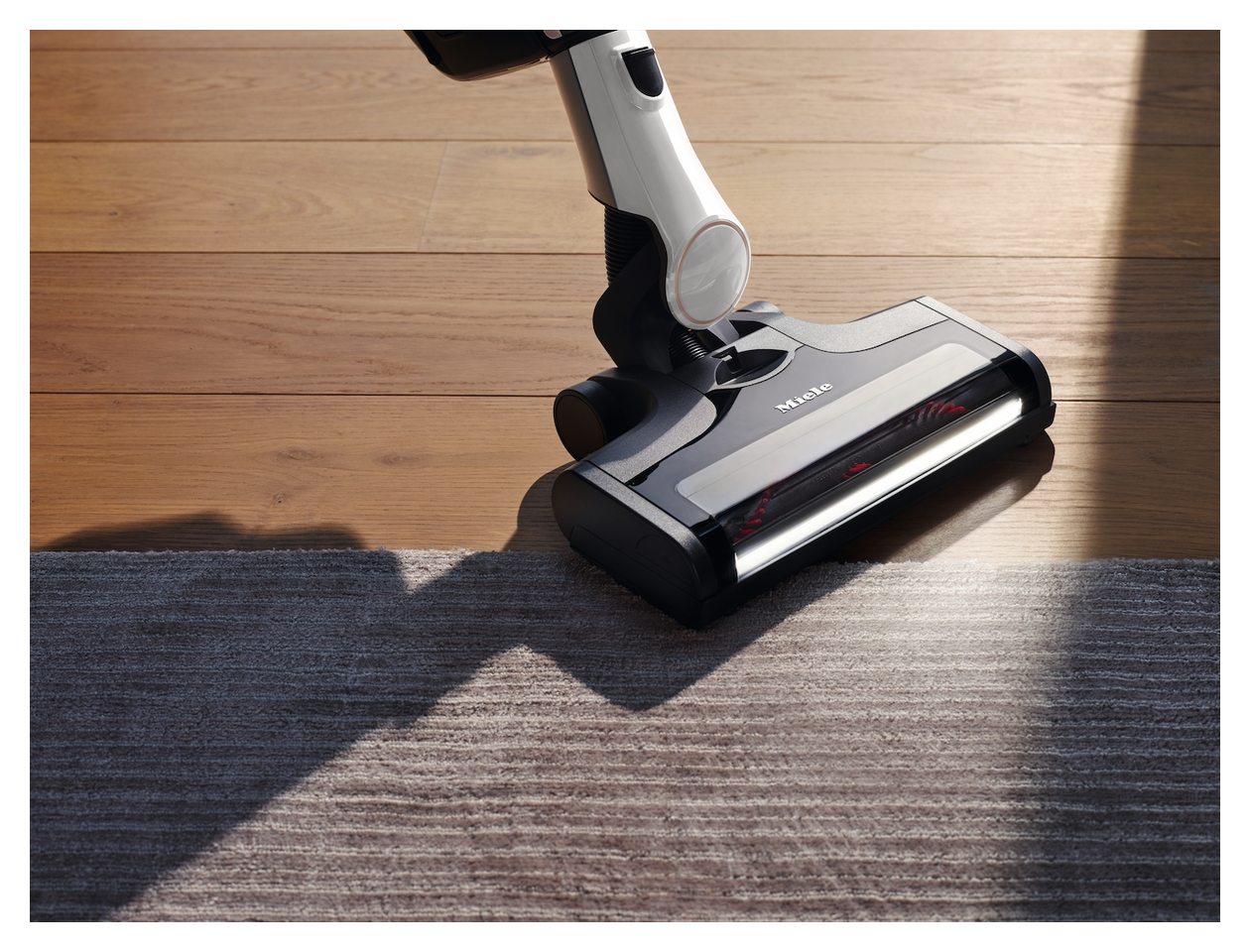 Triflex HX2 Handstaubsauger Beutellos bis 120 min Laufzeit 25,2 V HEPA  (Weiß) 