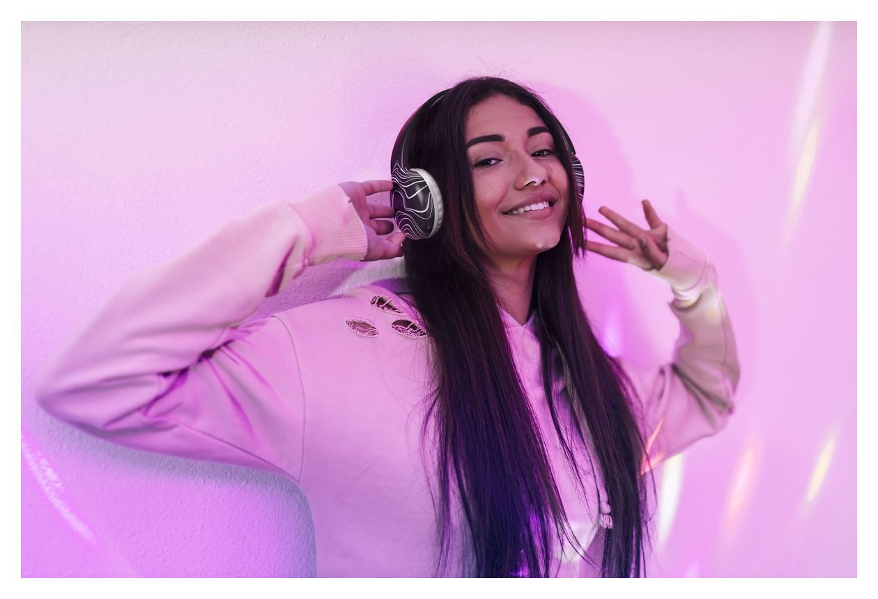 Fantasy Ohraufliegender Bluetooth Kopfhörer kabellos 22 h Laufzeit  (Schwarz) 