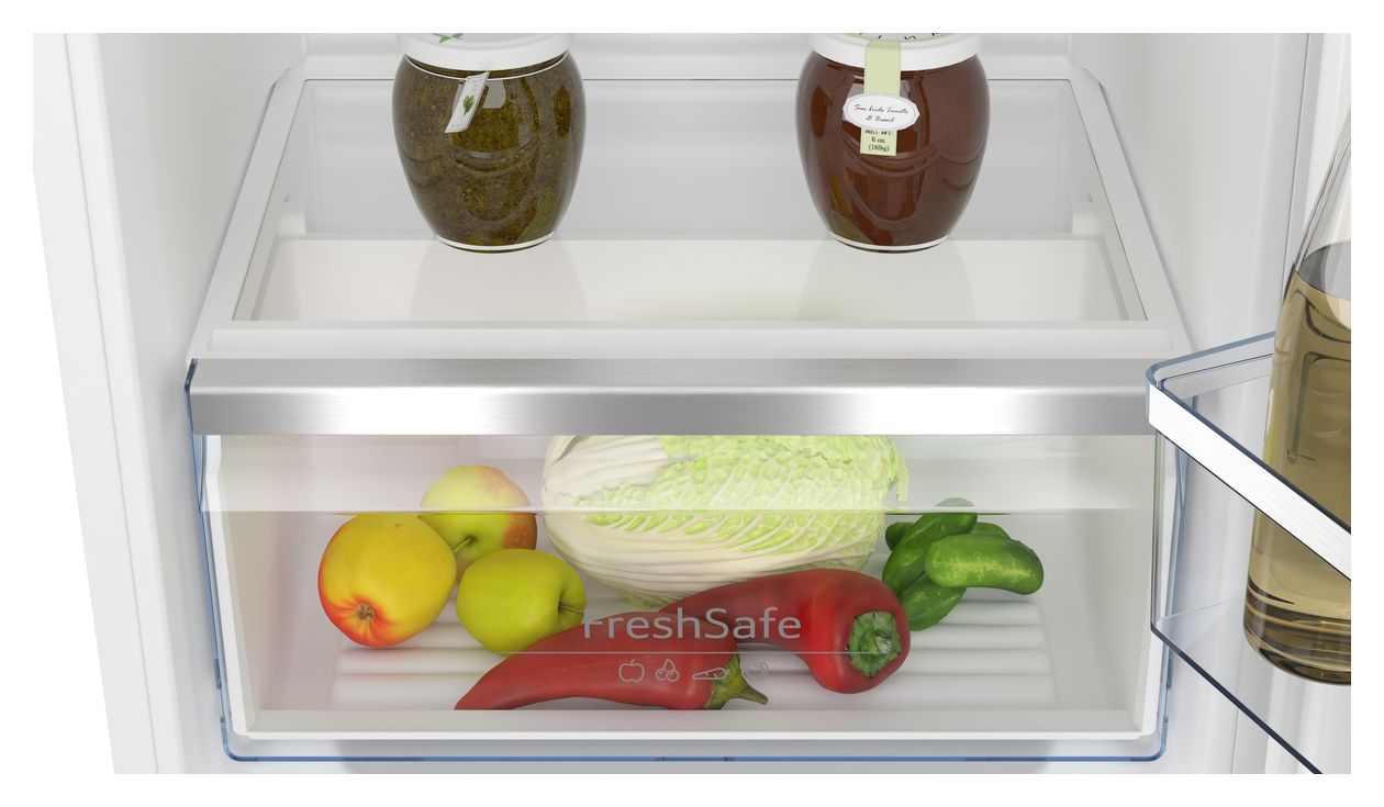 N50 KI1412FE0 204 l 122,5 cm Einbaukühlschrank EEK: E 101 kWh Jahr 