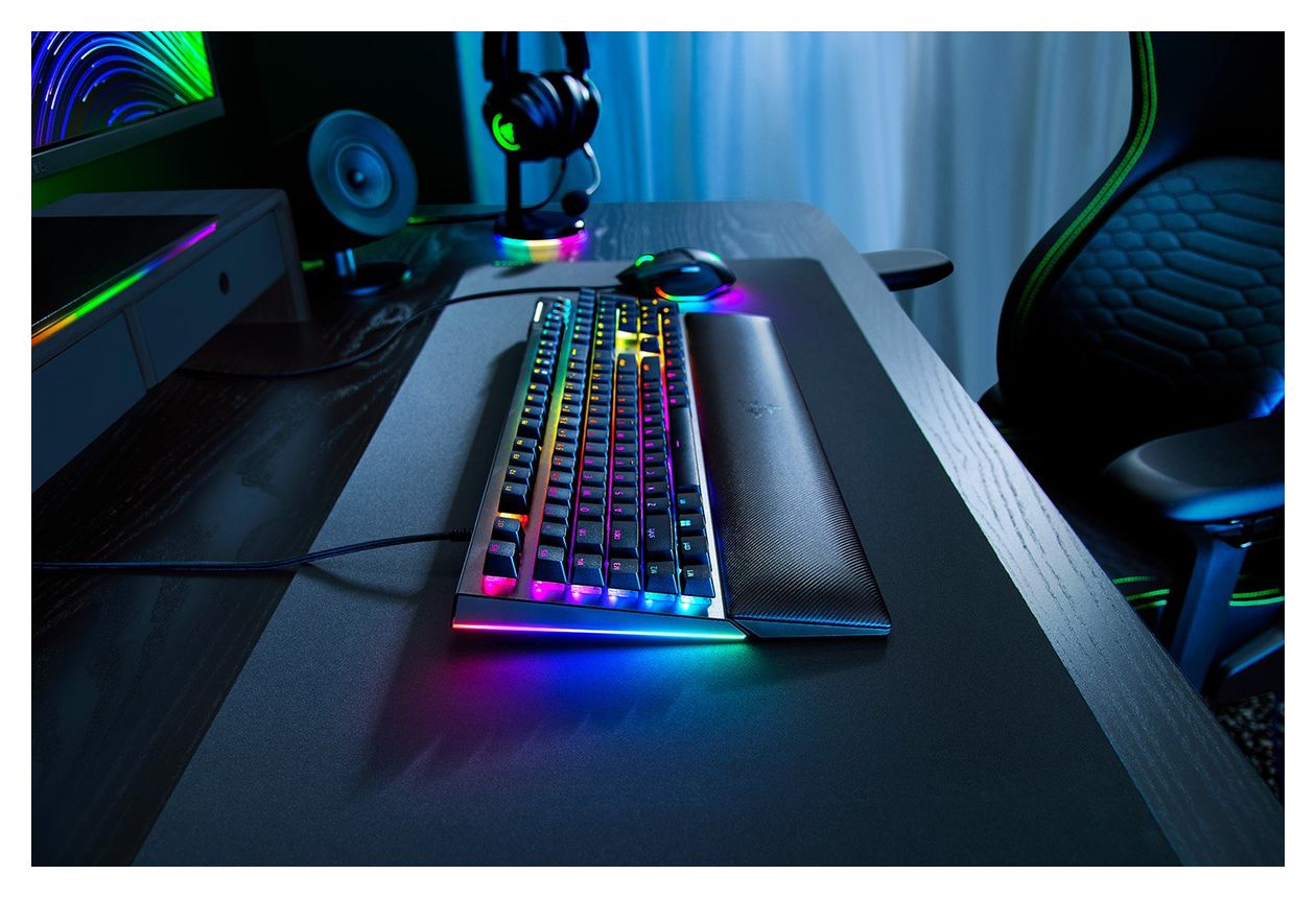 BlackWidow V4 RGB-LED Gaming Tastatur USB  (Schwarz) 
