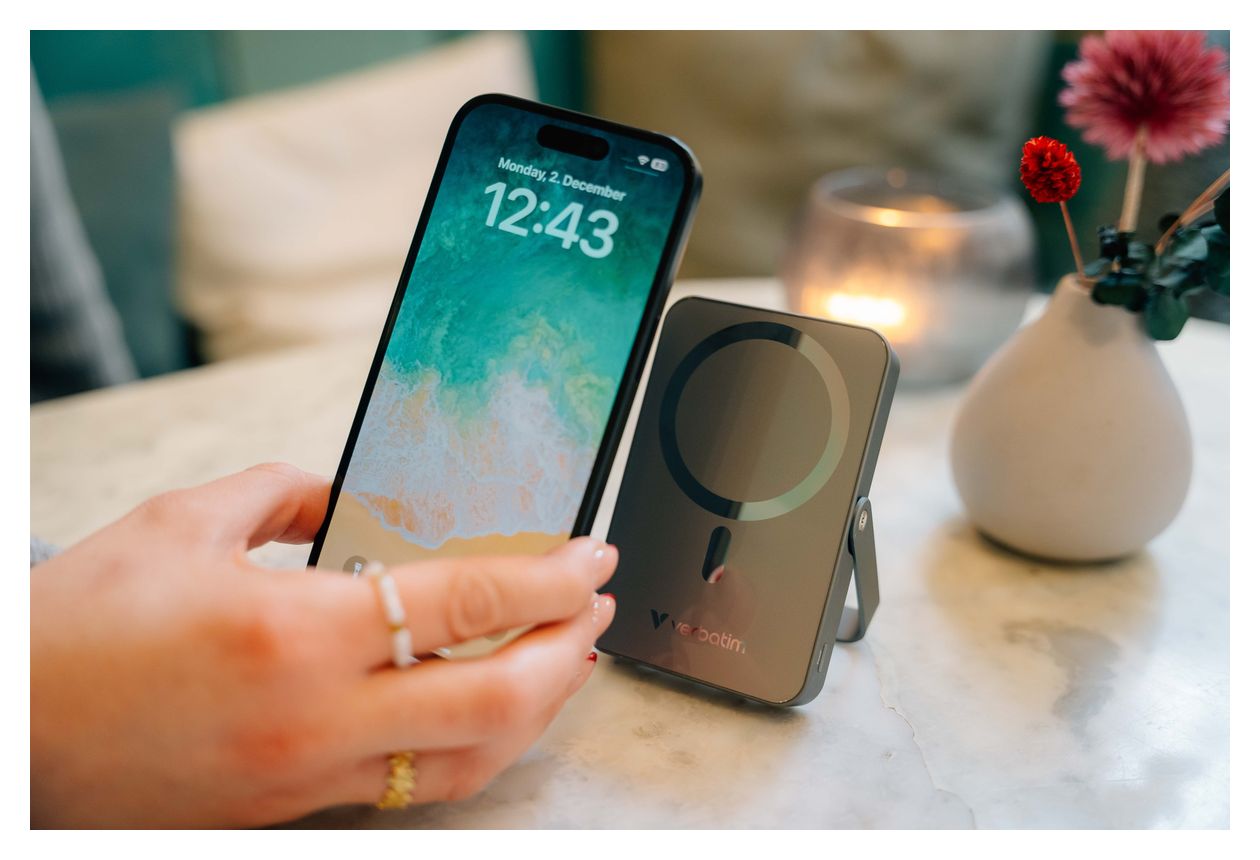 Charge 'n' Go Magnetic Wireless 10000 mAh Powerbank USB Typ-C Kabelloses Laden  (Grau) 