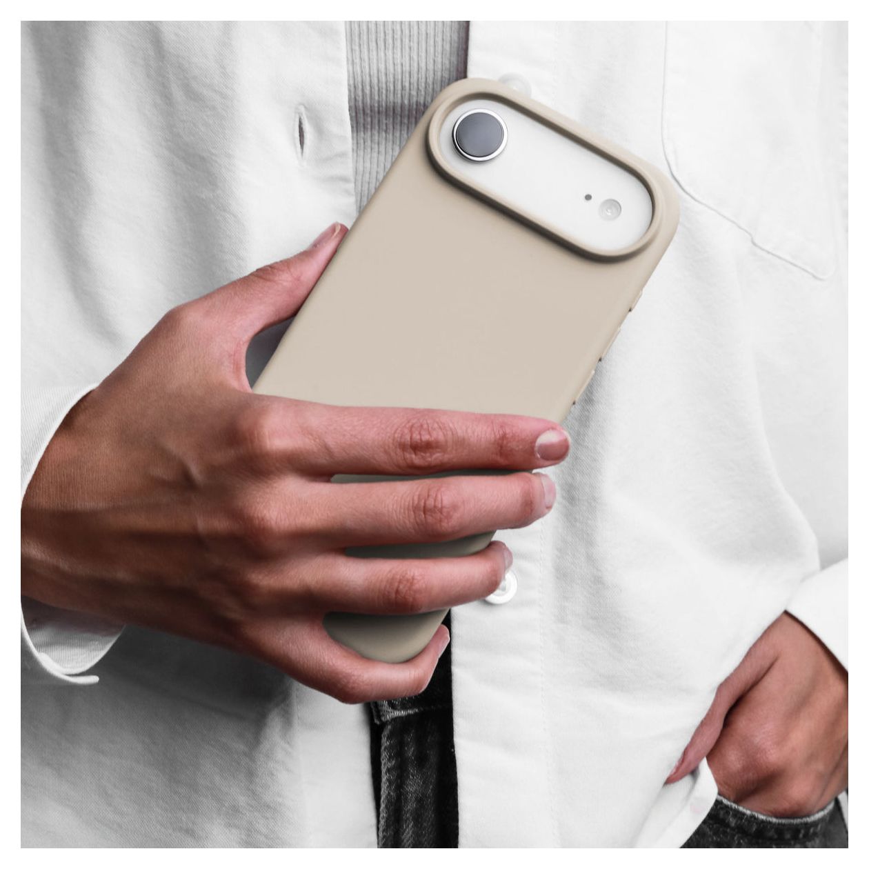 Soft Silicone Case Cover für Apple iPhone 17 Air  (Cremefarben) 