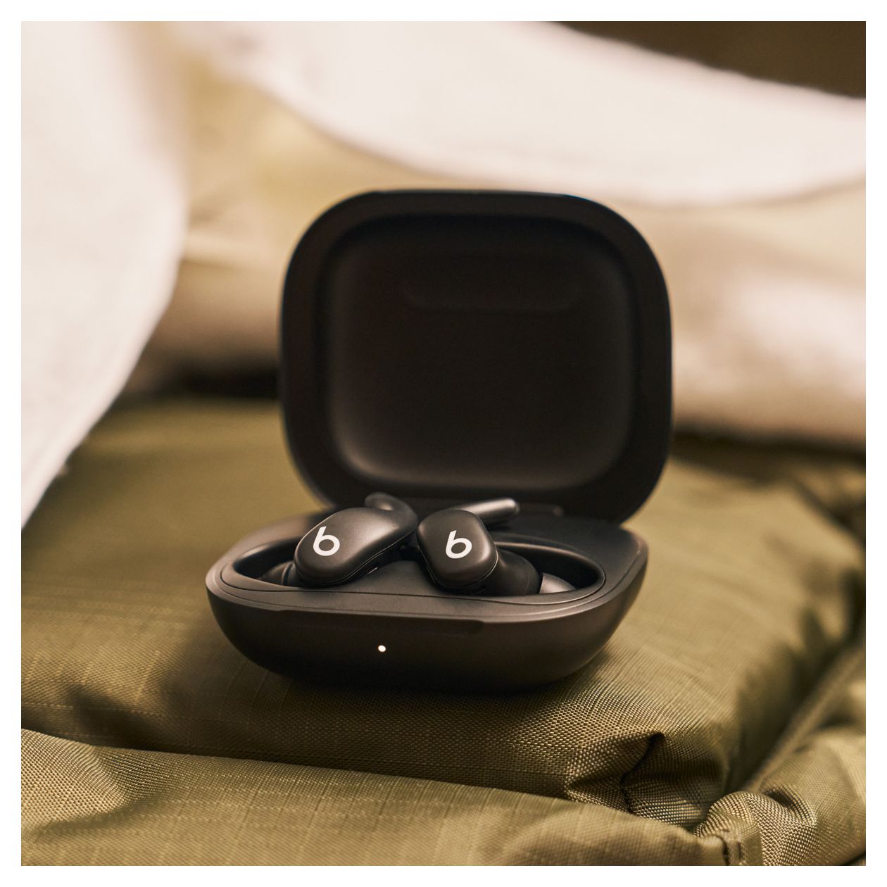 Powerbeats Fit In-Ear Bluetooth Kopfhörer kabellos 7 h Laufzeit IPX4  (Schwarz) 