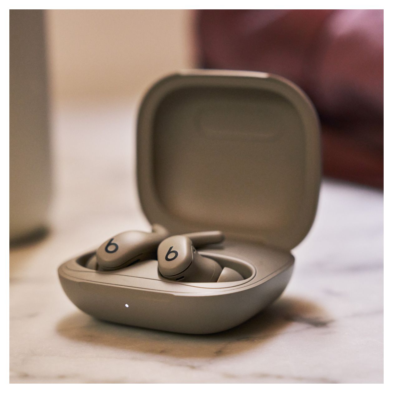 Powerbeats Fit In-Ear Bluetooth Kopfhörer kabellos 7 h Laufzeit IPX4  (Grau) 