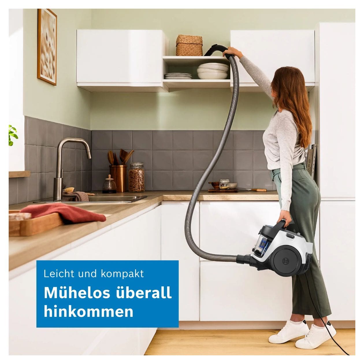 Serie 2 BKS05MWHT Bodenstaubsauger Beutellos 700 W  (Weiß) 