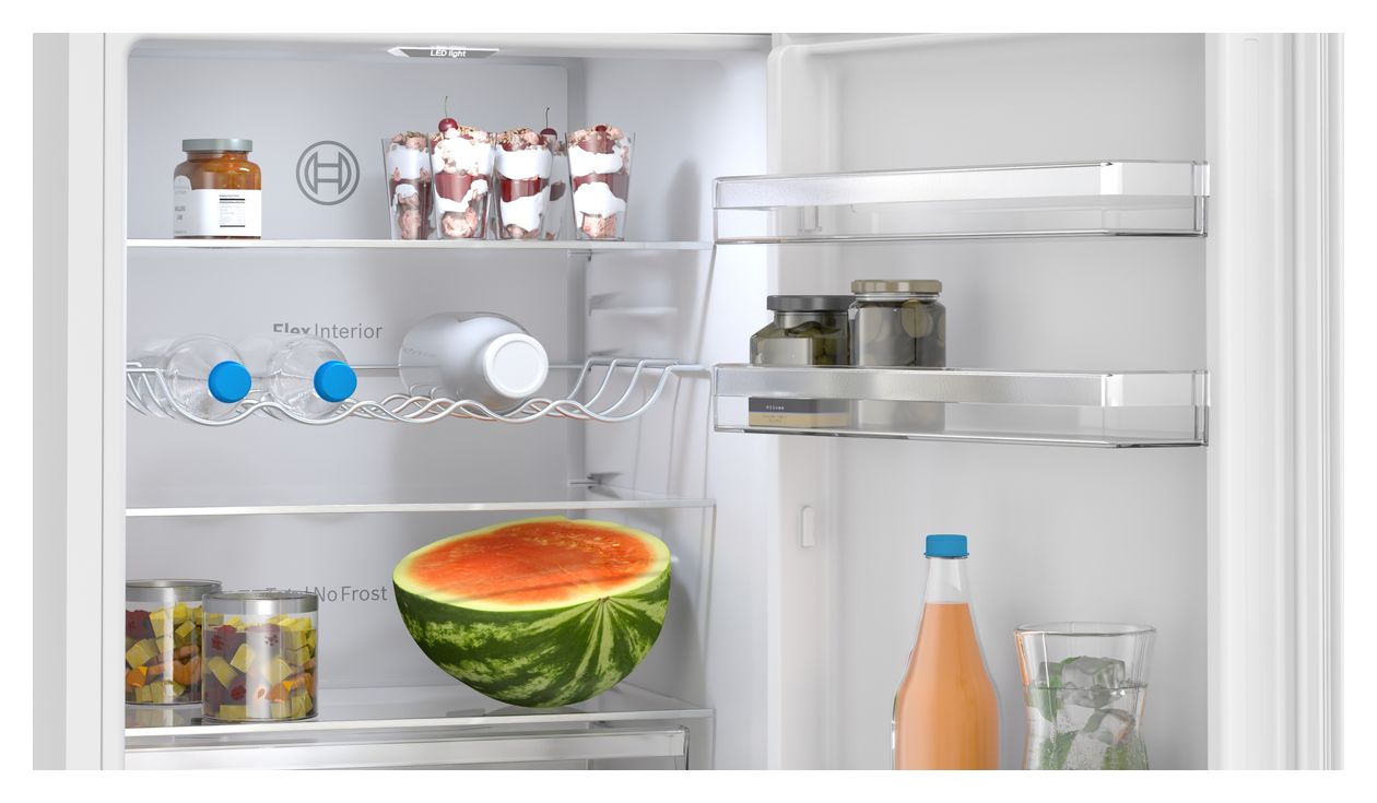 Serie 4 KGN367WCT 218 l / 103 l Kühl-Gefrierkombi freistehend NoFrost 159 kWh Jahr  (Weiß) 