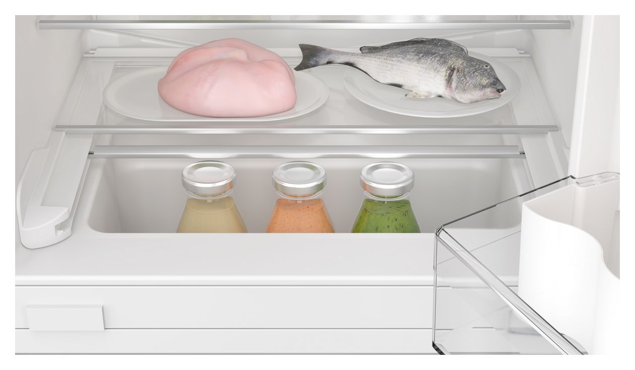 Serie 4 KUR21VFE0 134 l 82 cm Einbaukühlschrank EEK: E 93 kWh Jahr 