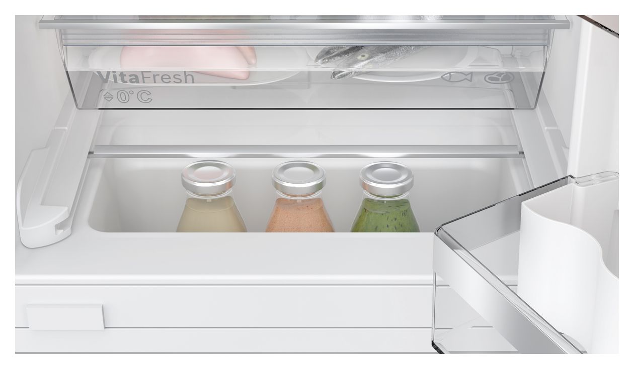 Serie 6 KUR21ADE0 134 l 82 cm Einbaukühlschrank EEK: E 93 kWh Jahr 