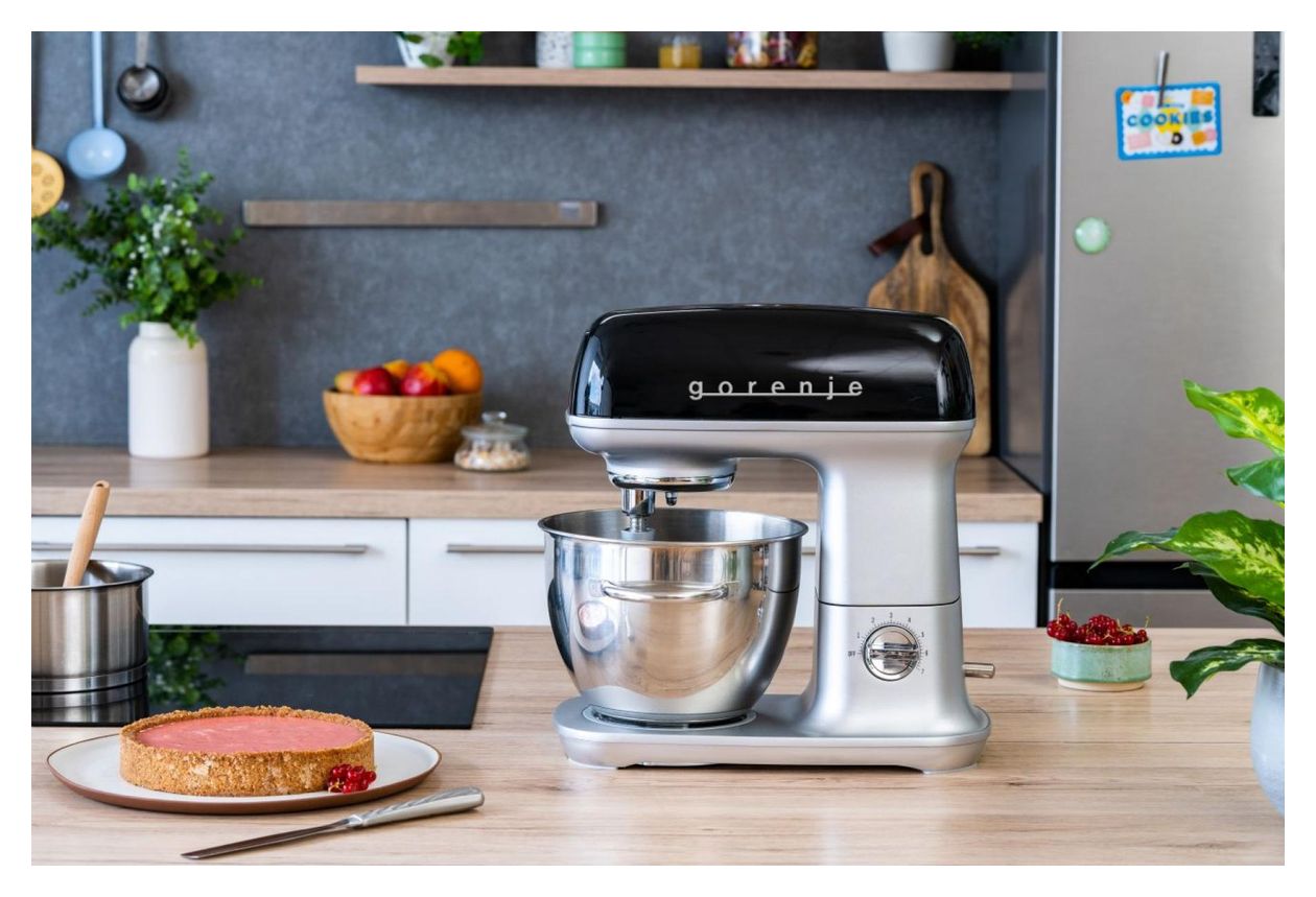 MMC1000RLBK 1000 W Küchenmaschine 4,5 l  (Schwarz, Metallisch) 