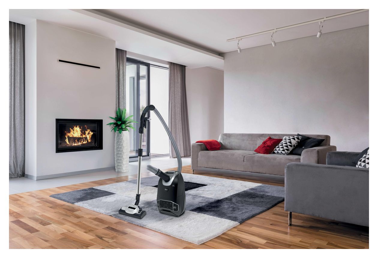 HE720PET Bodenstaubsauger mit Staubbeutel 850 W EPA  (Schwarz) 