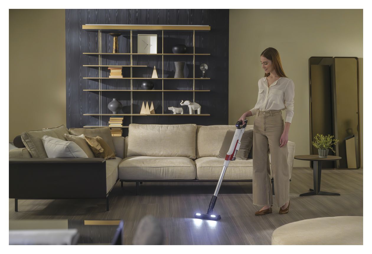 HF202H011 Handstaubsauger Beutellos bis 80 min Laufzeit 14,4 V EPA  (Rot) 