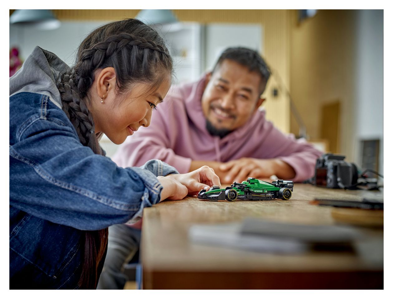 Aston Martin Aramco F1® AMR24 Rennauto 