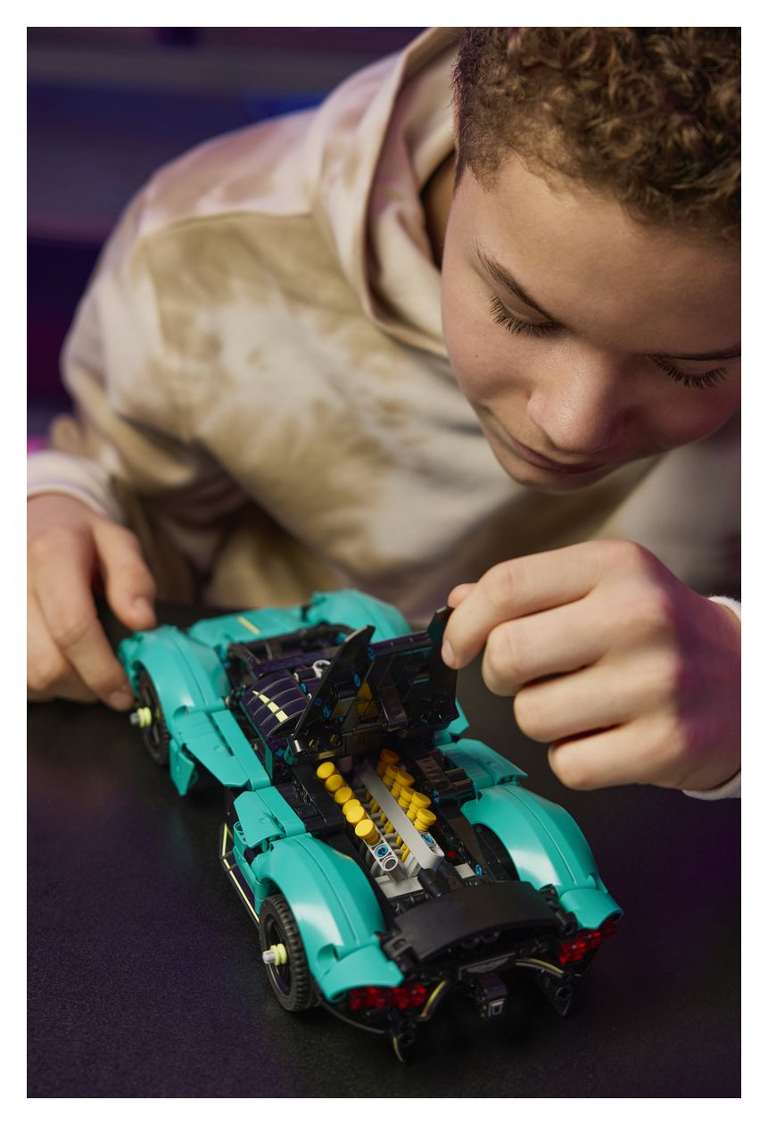 Aston Martin Valkyrie 