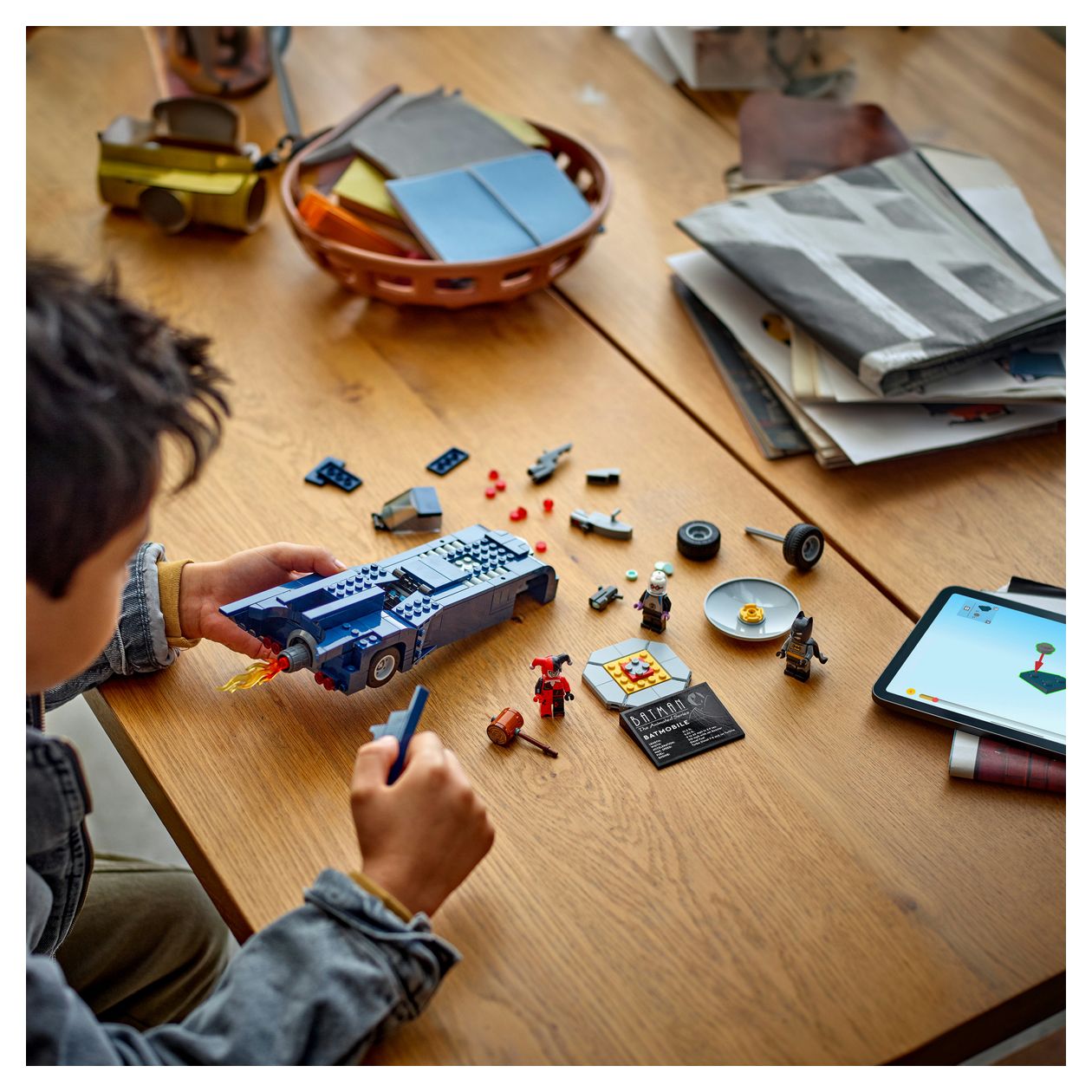 Batman™ im Batmobil™ vs. Harley Quinn™ und Mr. Freeze™ 