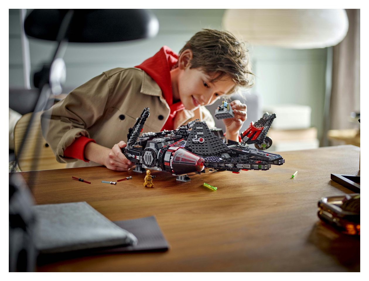 Dunkler Millennium Falke 