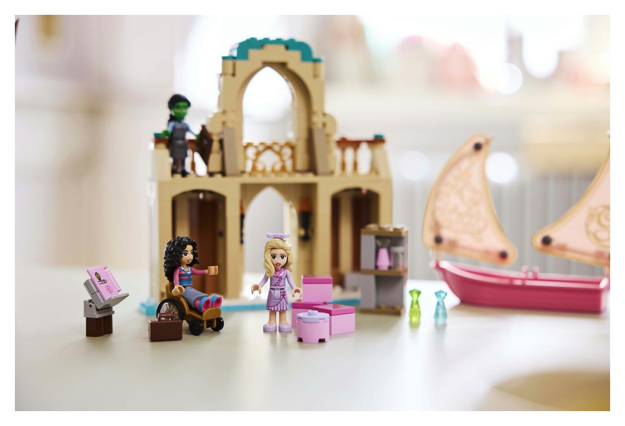 Glinda, Elphaba und Nessarose an der Universität Shiz 