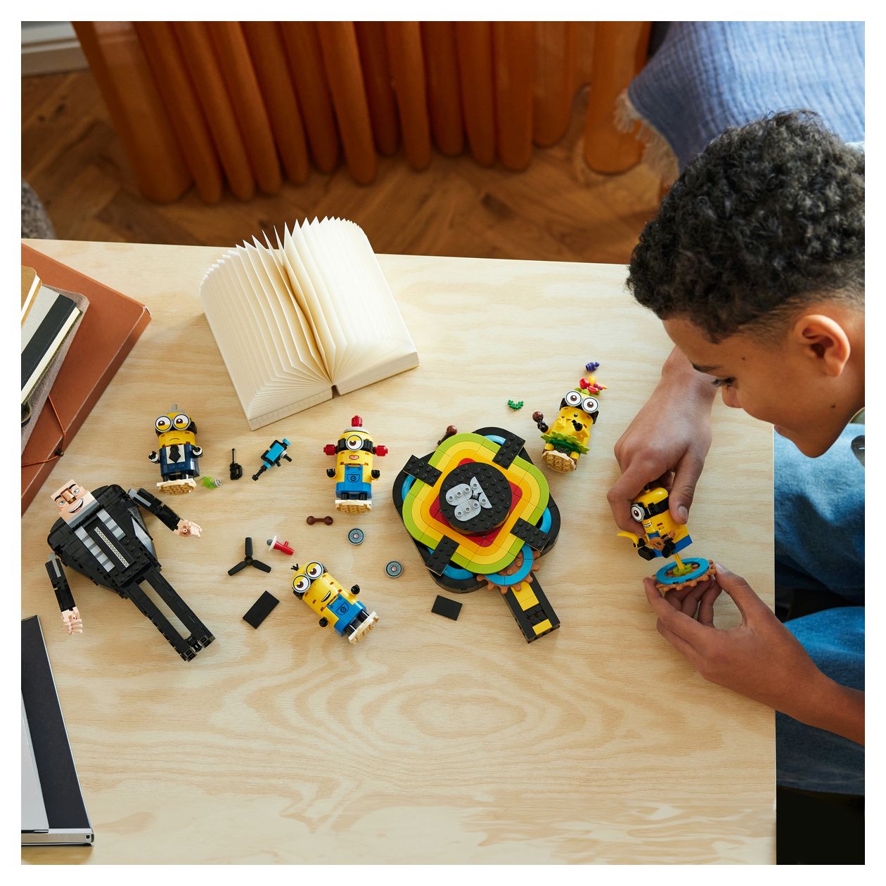 Gru und die Minions aus LEGO® Steinen 