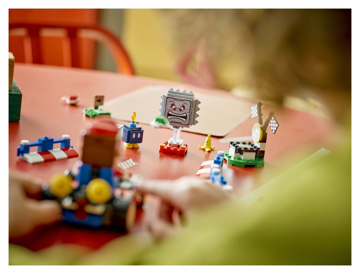 Mario Kart™ – Interaktiver LEGO® Mario™ & Standard-Kart 