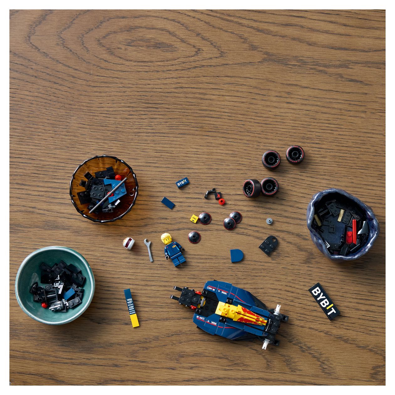 Oracle Red Bull Racing RB20 F1® Rennauto 