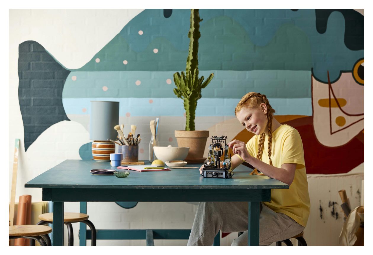 Wednesday Addams Baufigur 