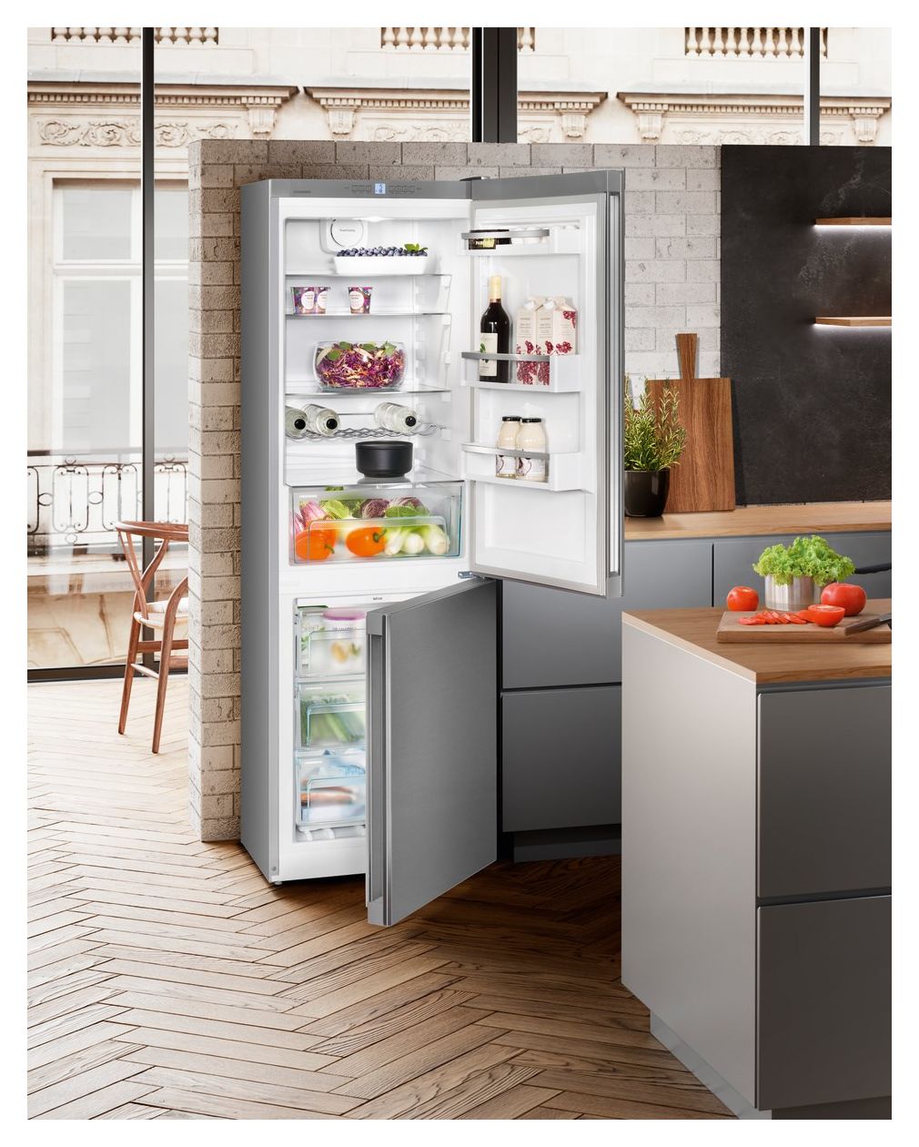 CNPef4333-20 209 l / 101 l Kühl-Gefrierkombi freistehend NoFrost 157 kWh Jahr  (Silber) 