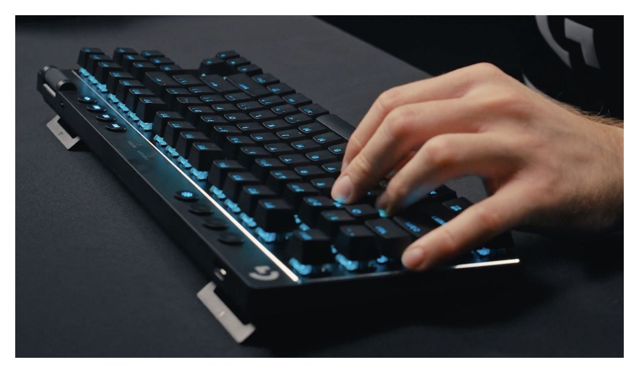 Pro X TKL RGB-LED Gaming Tastatur RF Wireless + Bluetooth 2.4 GHz  (Schwarz) 