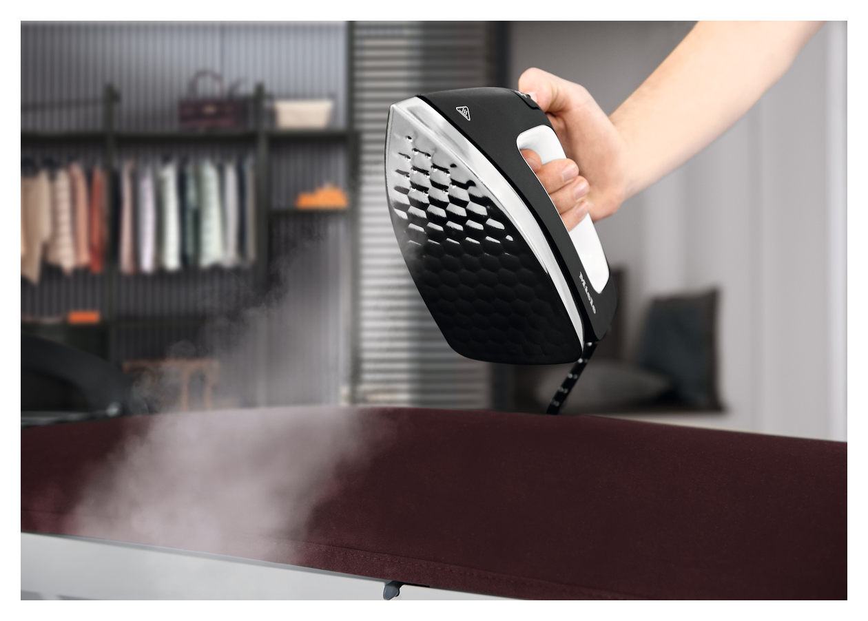 B4847 FashionMaster Dampfbügelstation 100 g/min (Anthrazit, Blackberry, Weiß) 