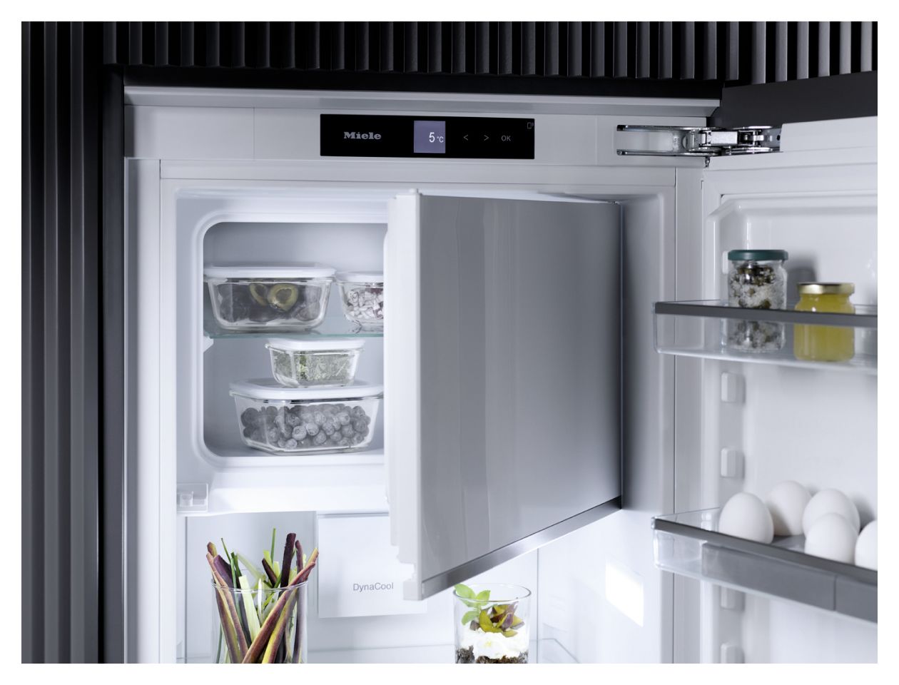 K7234E 131 l 104 cm Einbaukühlschrank EEK: E 147,1 kWh Jahr 