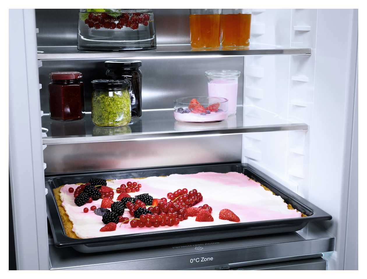 KFN7744C 125 Gala Edition 174 l / 70 l Einbau Kühl-/Gefrierkombination 258,8 kWh 
