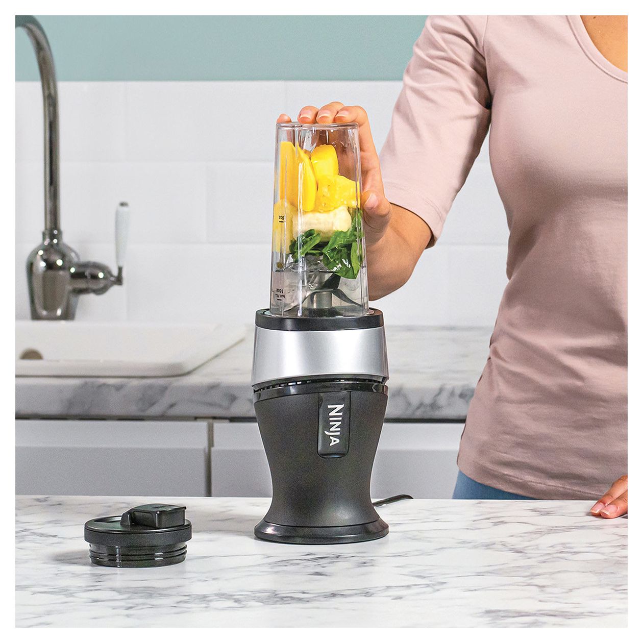 QB3001EU Mixer & Smoothie Maker 0,47 l Standmixer 700 W  (Schwarz, Silber) 