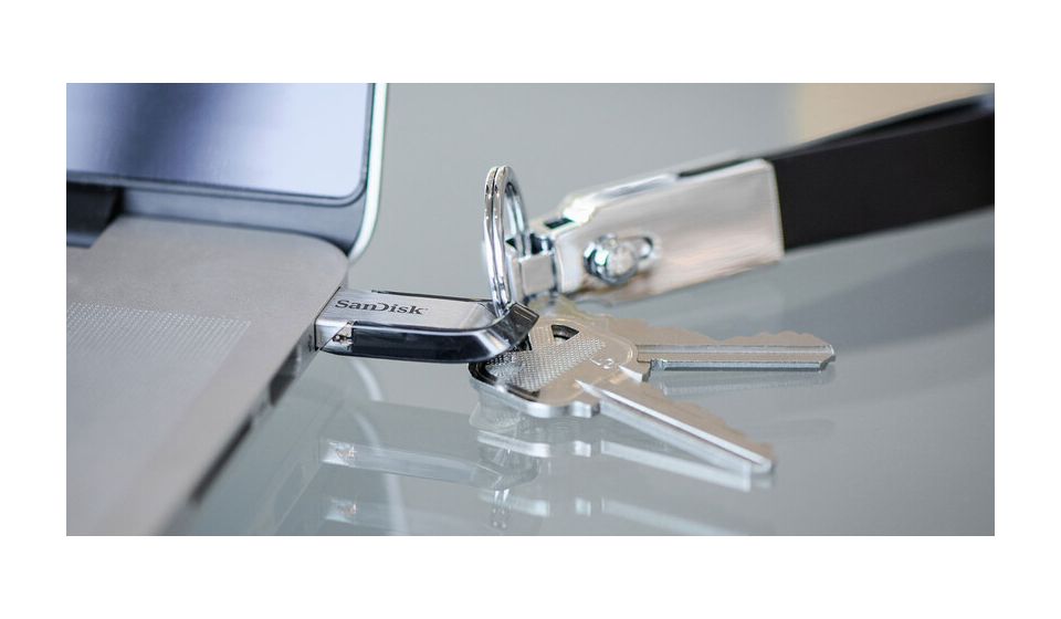Ultra Flair USB Typ-A Stick 512 GB  (Silber) 