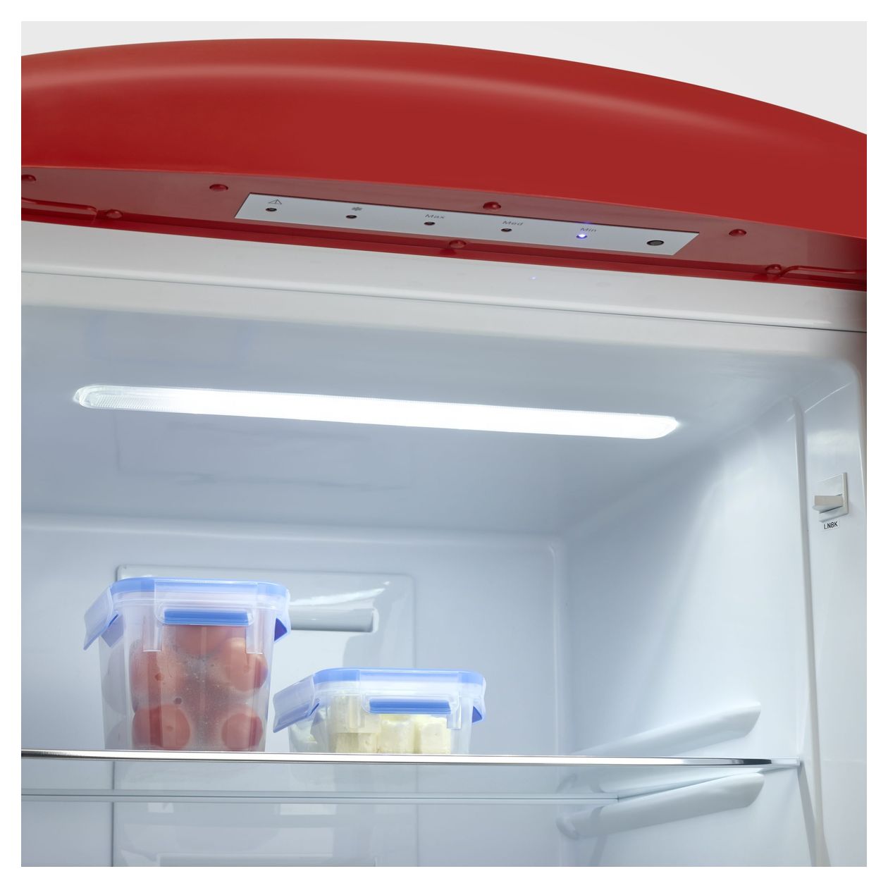 RKG8997 225 l / 90 l Kühl-Gefrierkombi freistehend NoFrost 240 kWh Jahr  (Rot) 