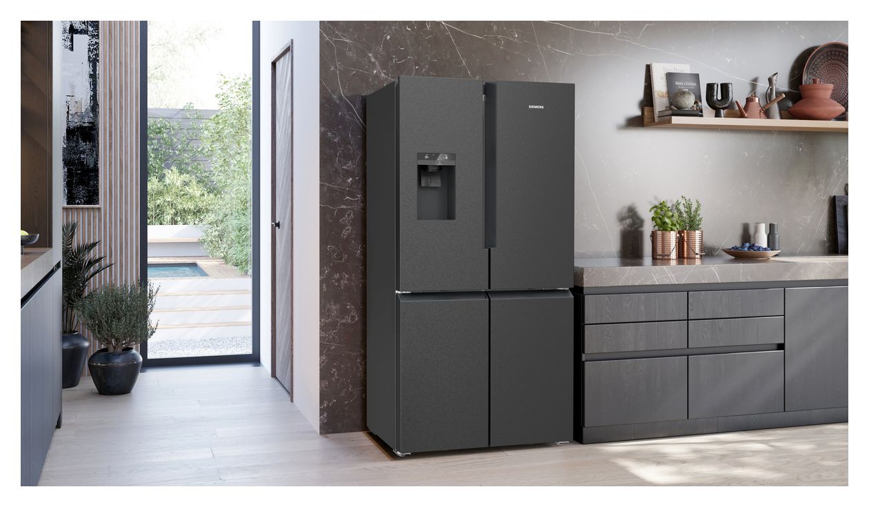 iQ500 KF96DAXEA Side-by-Side Kühl-/ Gefrierkombination 375 l / 199 l 327 kWh NoFrost 1830 mm x 905 mm  (Schwarz, Edelstahl) 