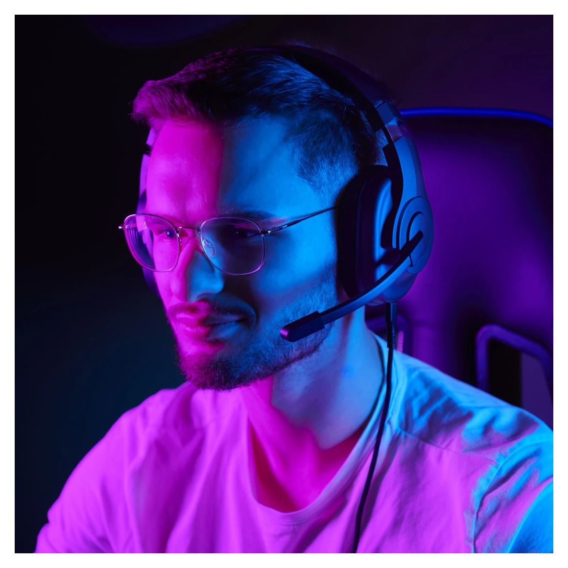 SoundZ 200 V2 Over Ear Kopfhörer Kabelgebunden USB Typ-A  (Schwarz) 