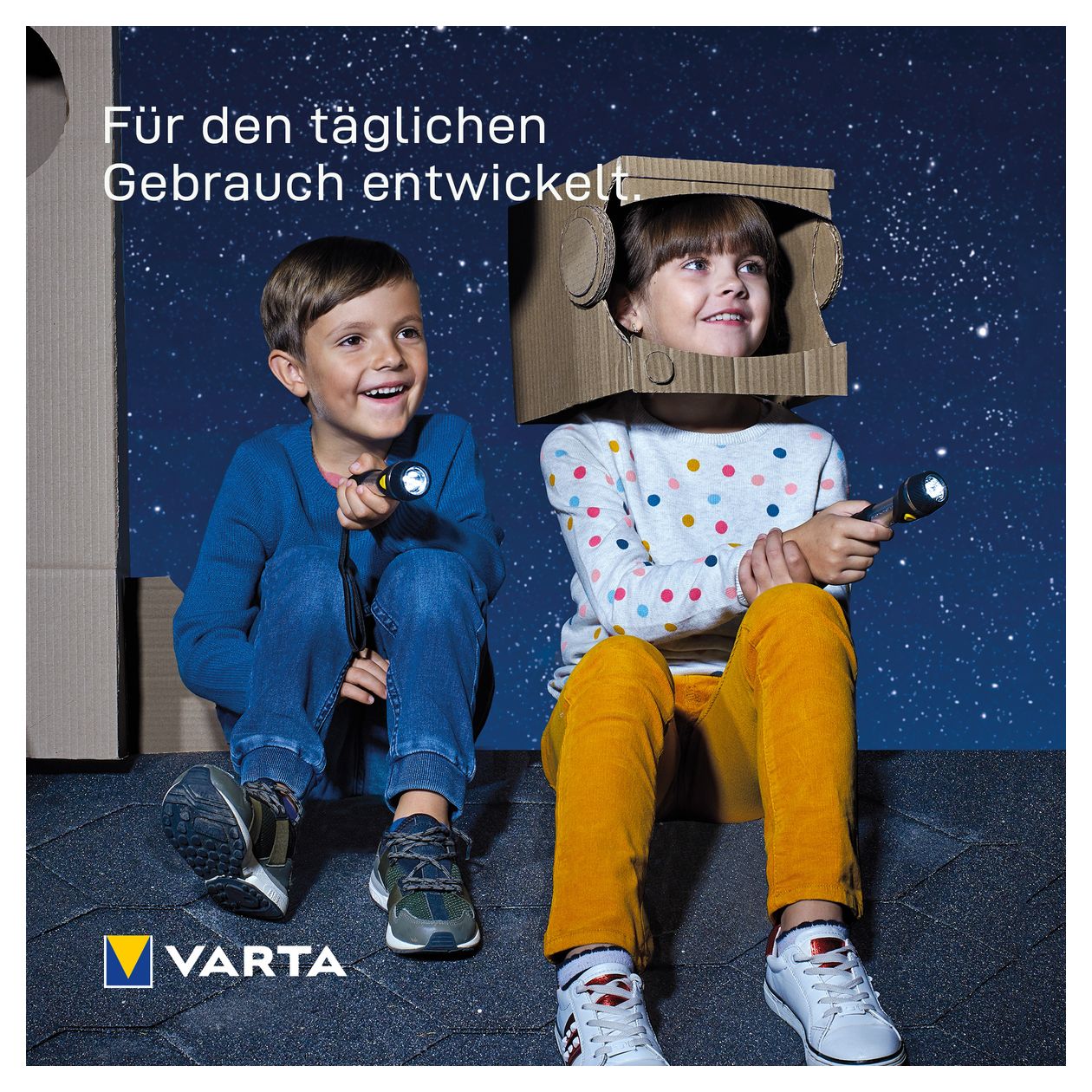 Taschenlampe LED inkl. 1x AAA Batterien, Day Light Key Chain, handliche Schlüsselleuchte, stoßfeste Taschenleuchte, Schlüsselanhänger ideal für Haushalt, Outdoor 