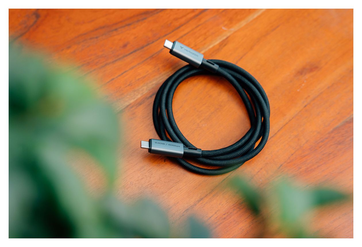 31847 40 Gbit/s Rundkabel USB C auf USB C Männlich bis 240 W 1,2 m  (Schwarz) 