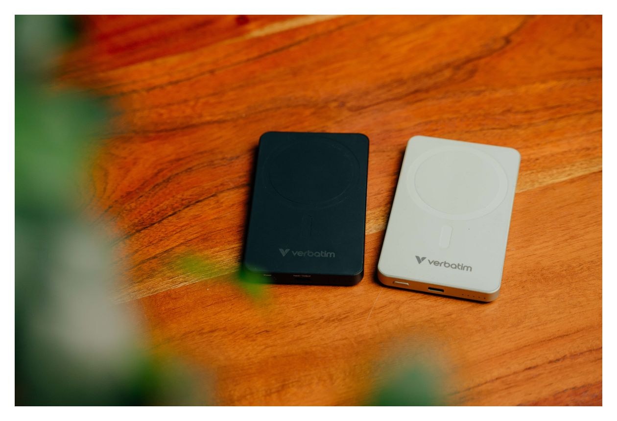 Charge 'n' Go Essentials 5000 mAh Powerbank USB Typ-C Kabelloses Laden  (Schwarz) 