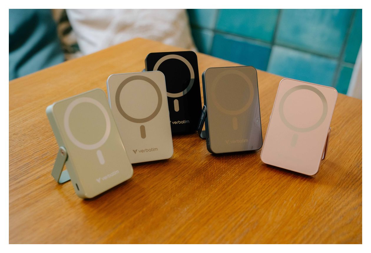 Charge 'n' Go Magnetic Wireless 10000 mAh Powerbank USB Typ-C Kabelloses Laden  (Pink) 