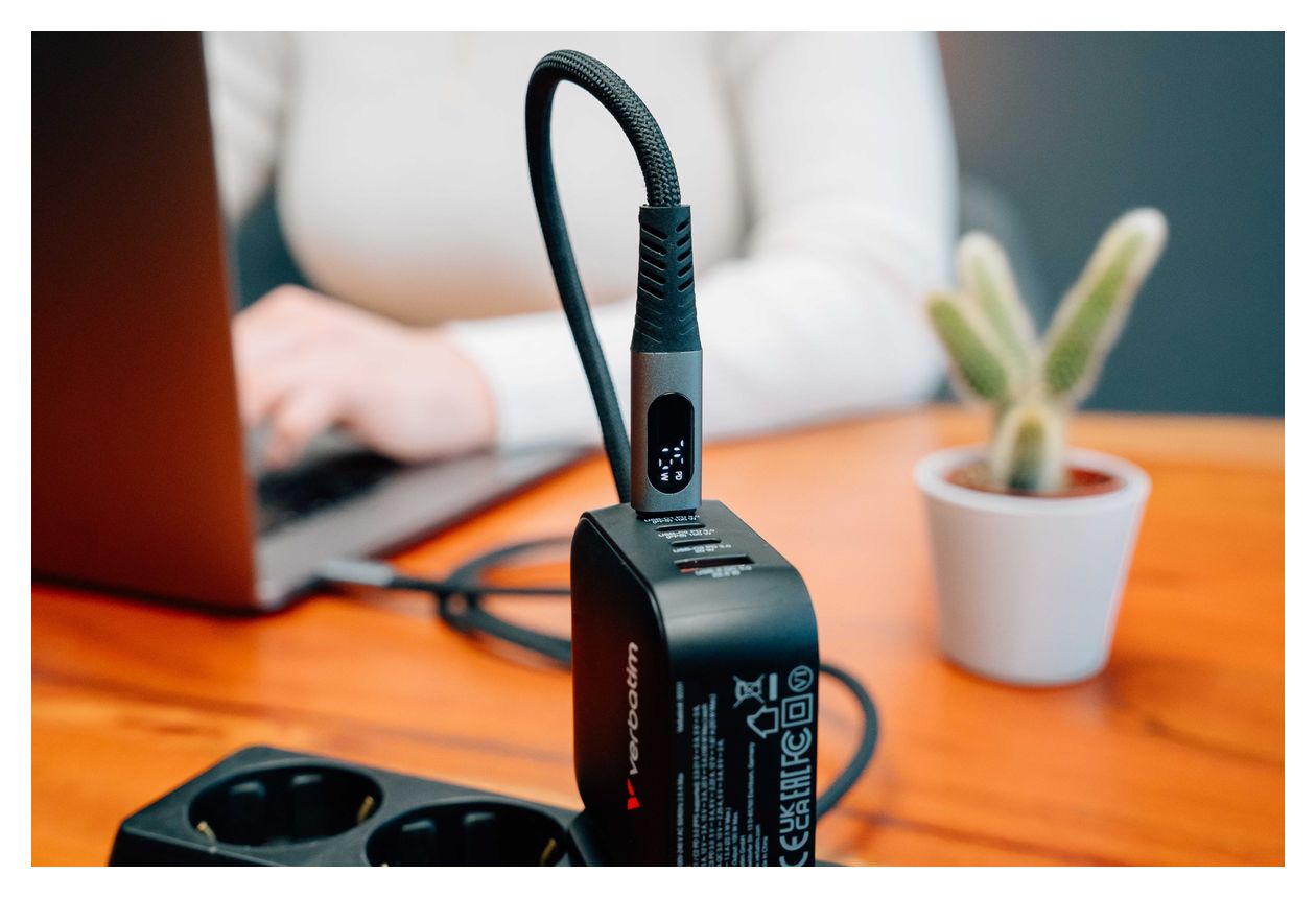 Sync & Charge Display 480 Mbit/s Stecker Rundkabel USB C auf USB C bis 100 W 1,2 m  (Schwarz) 