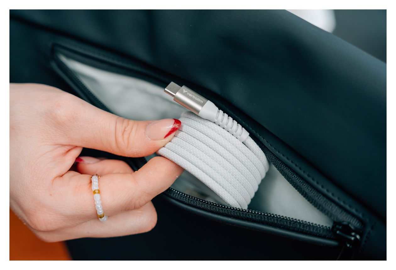 Sync & Charge Magnetic 480 Mbit/s Stecker Rundkabel USB C auf USB C bis 100 W 1,2 m  (Grau) 