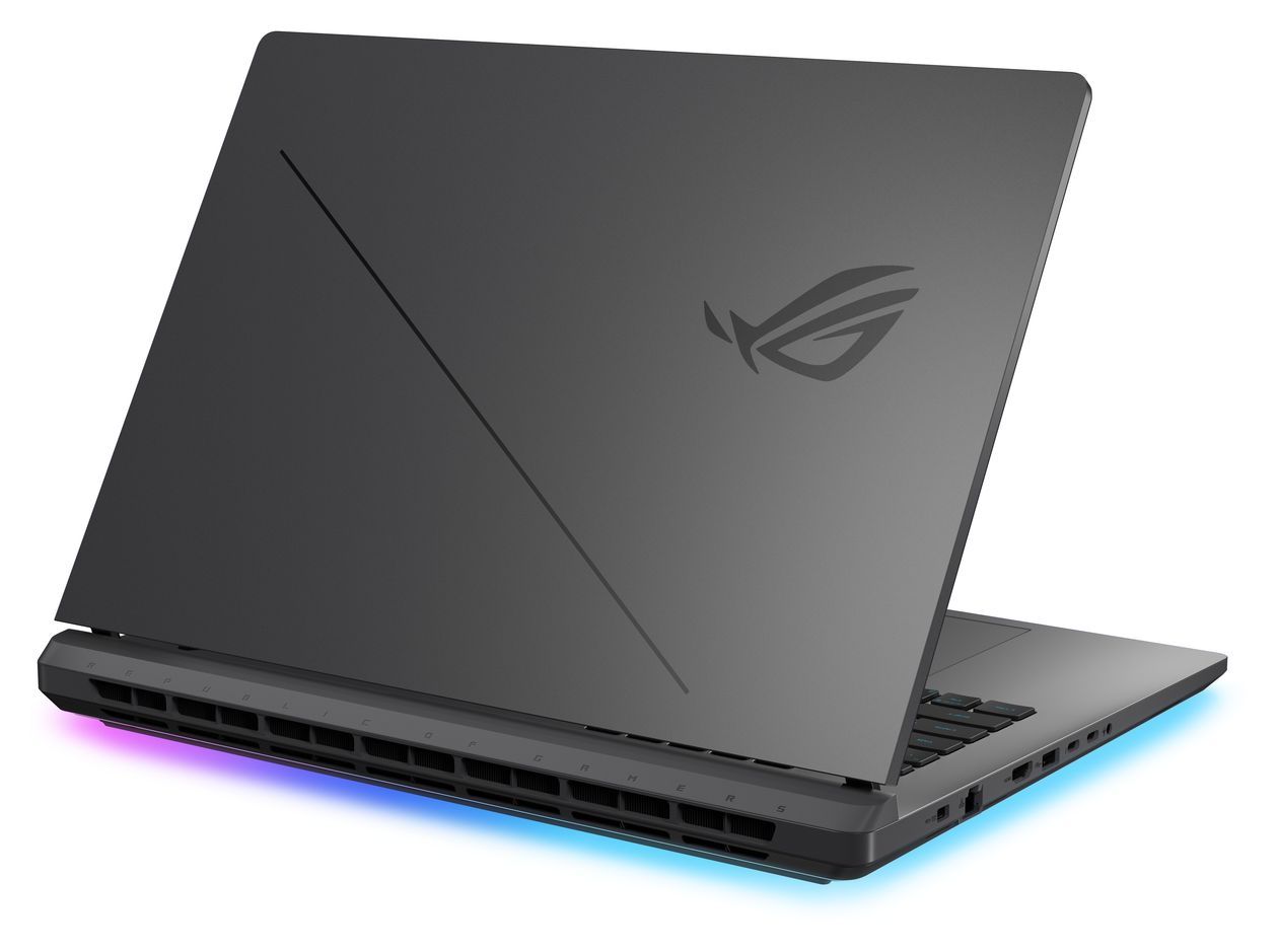 G815LR-TT281W 