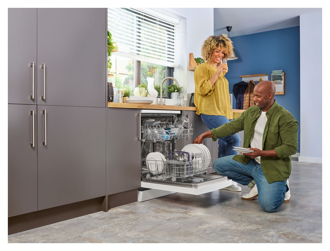 BDFN26430W 60 cm Geschirrspüler freistehend Leise 14 Maßgedecke Restwärme 