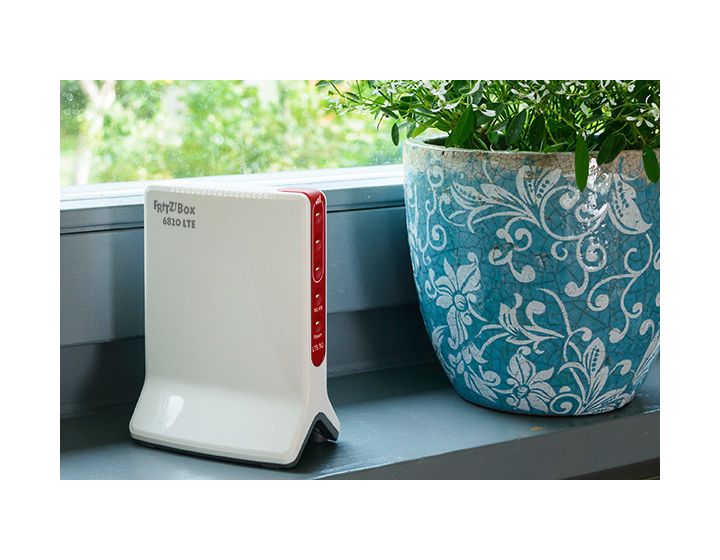 FRITZ!Box 6820 LTE V4 WiFi 4 Router Einzelband (2,4GHz) 