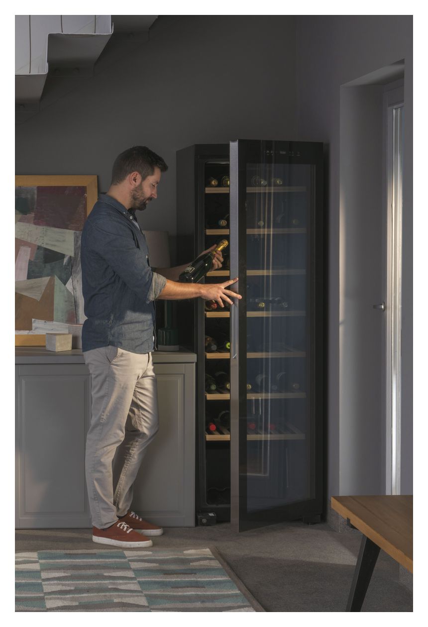 WS171GA Weinkühler Freistehend EEK: G 1 Zonen 166 Flasche(n) 