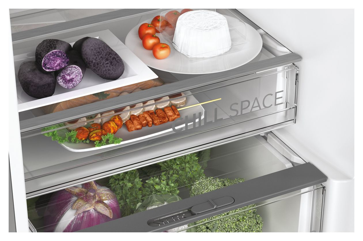 HOCE7620DX 258 l / 119 l Kühl-Gefrierkombi freistehend NoFrost 211 kWh Jahr  (Edelstahl) 