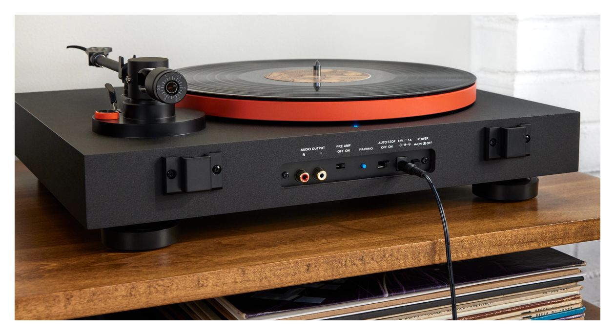 Spinner BT Audio-Plattenspieler mit Riemenantrieb  (Schwarz, Orange) 
