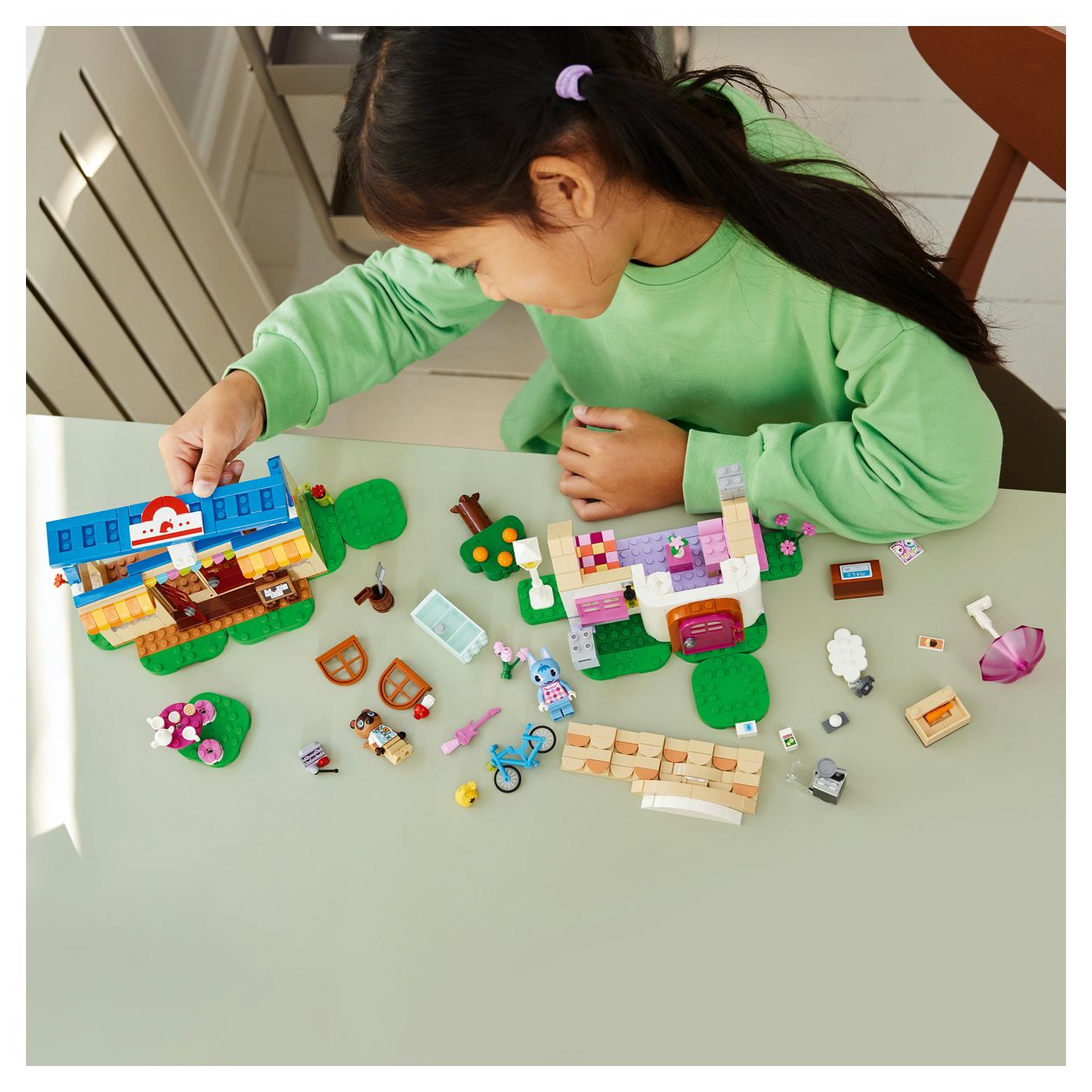 Animal Crossing Nooks Laden und Sophies Haus Bauset 535 Teile  (Mehrfarbig) 