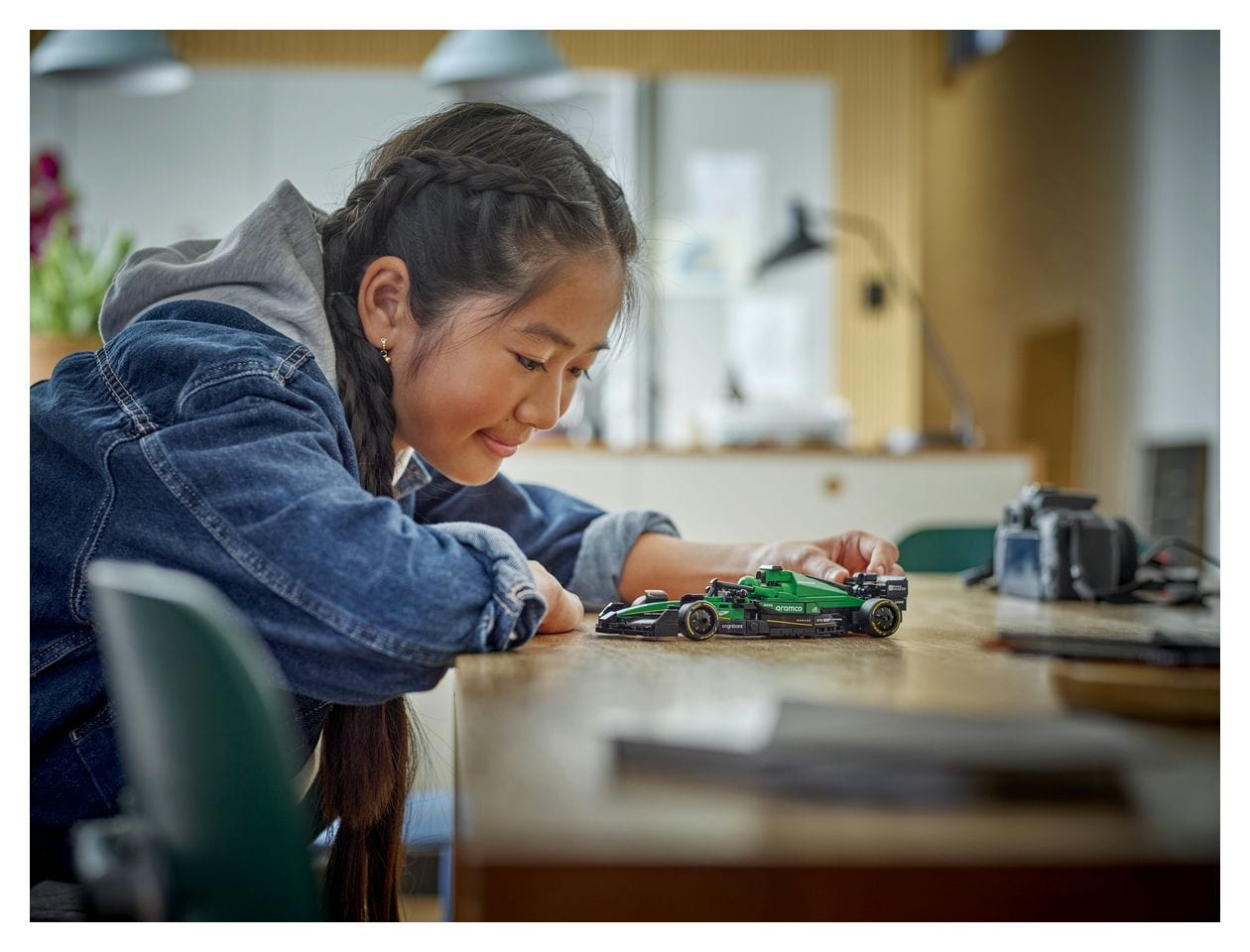 Aston Martin Aramco F1® AMR24 Rennauto 