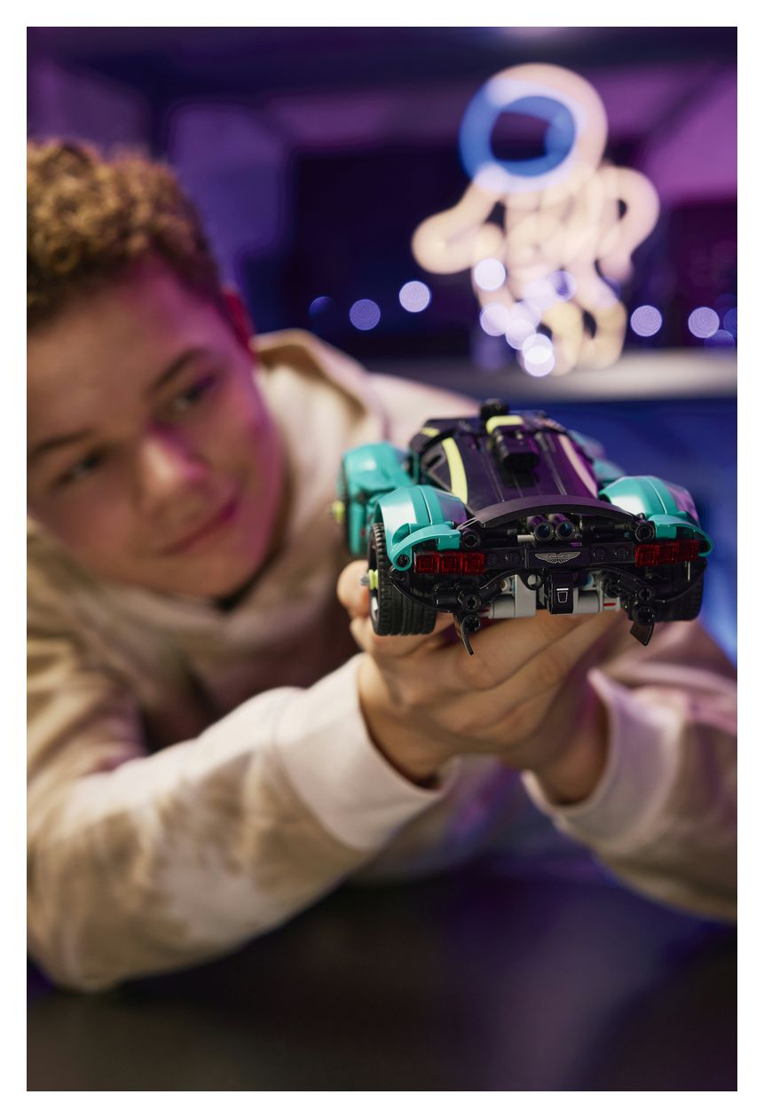 Aston Martin Valkyrie 