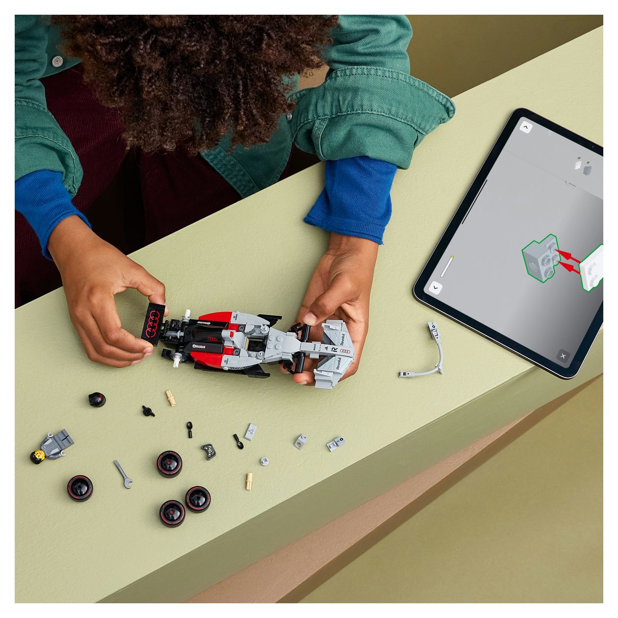 Audi Revolut F1® Team R26 Rennwagen 